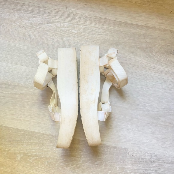 Closet Clean Out - Picture 11 of 11